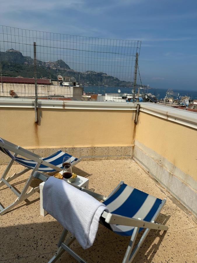 Attico Di Giggia Apartment จีอาร์ดีนี นักซอส ภายนอก รูปภาพ