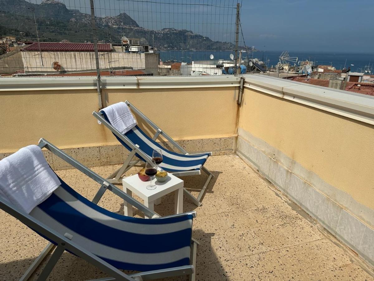 Attico Di Giggia Apartment จีอาร์ดีนี นักซอส ภายนอก รูปภาพ
